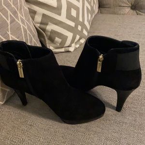 Bandolino Black Suede Shoes